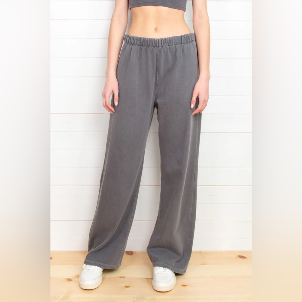 Brandy Melville Wide Leg Sweatpants Anastasia sweatpants